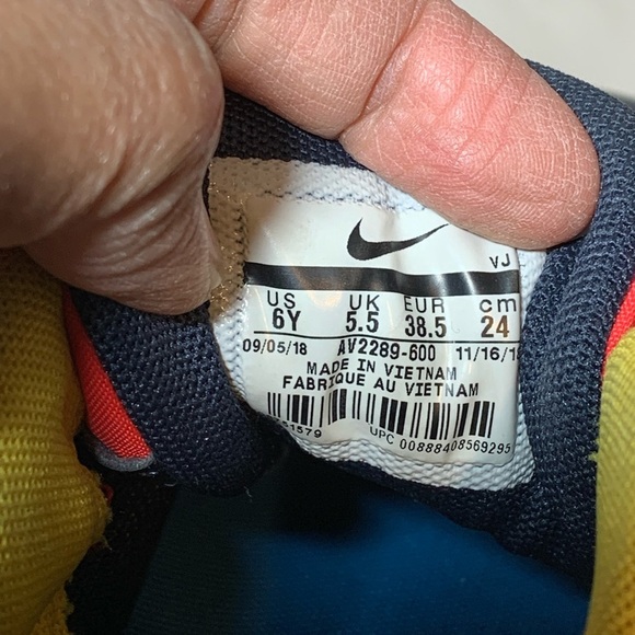 Nike Air Athletic Sneakers Tricolor Youth 6Y AV2289-600 - Picture 7 of 9